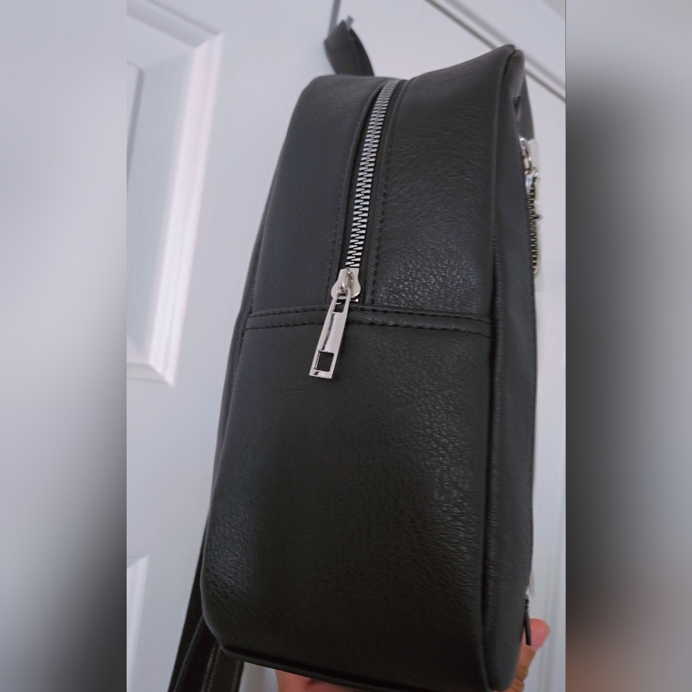 Ghostface Backpack With Front Pocket - image 4